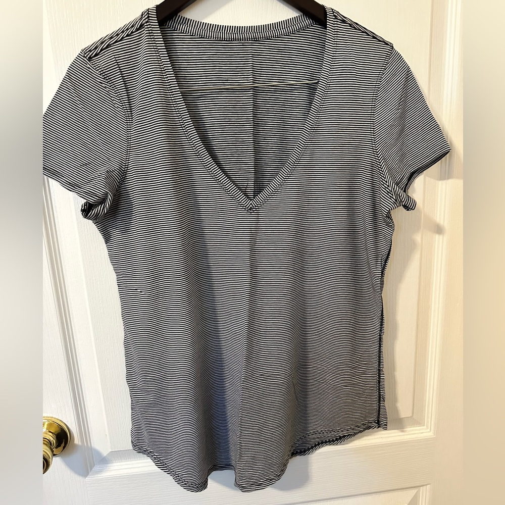 Lululemon love v-neck t-shirt
